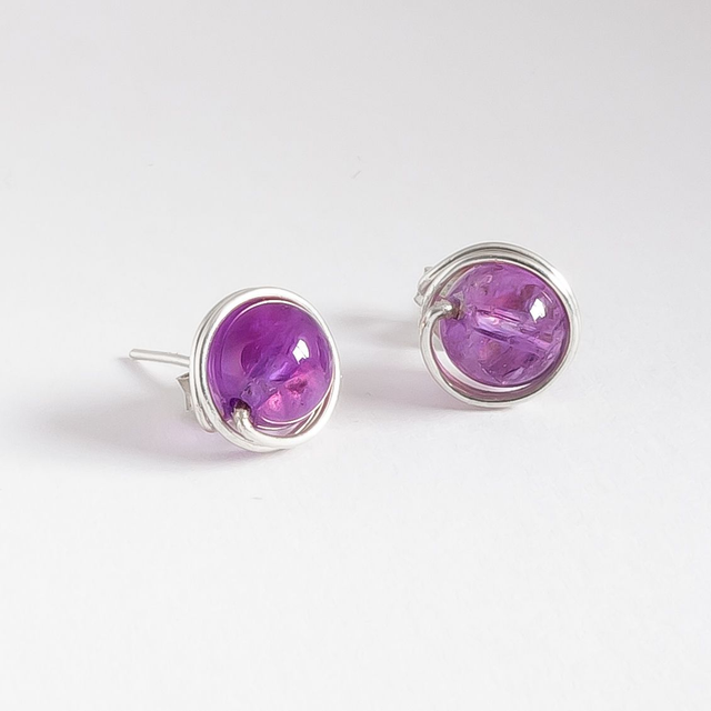 Pendientes de bolas de piedra amatista e hilo de plata 925.