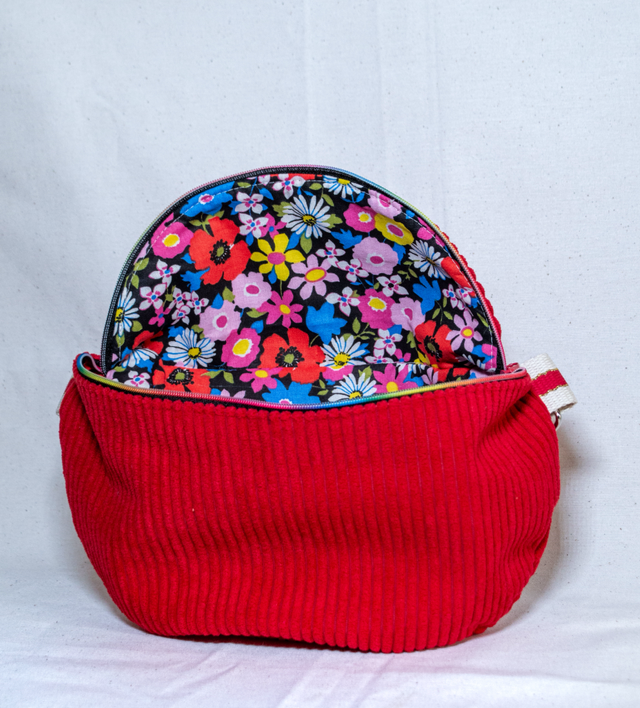 Banane en velours côtelé rouge