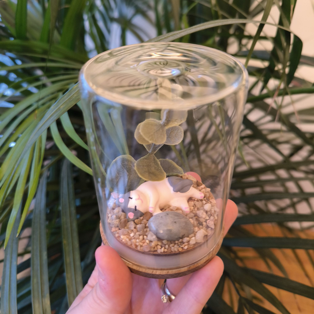 Ami protecteur - Chat couché blanc et gris 2 (labradorite grise)