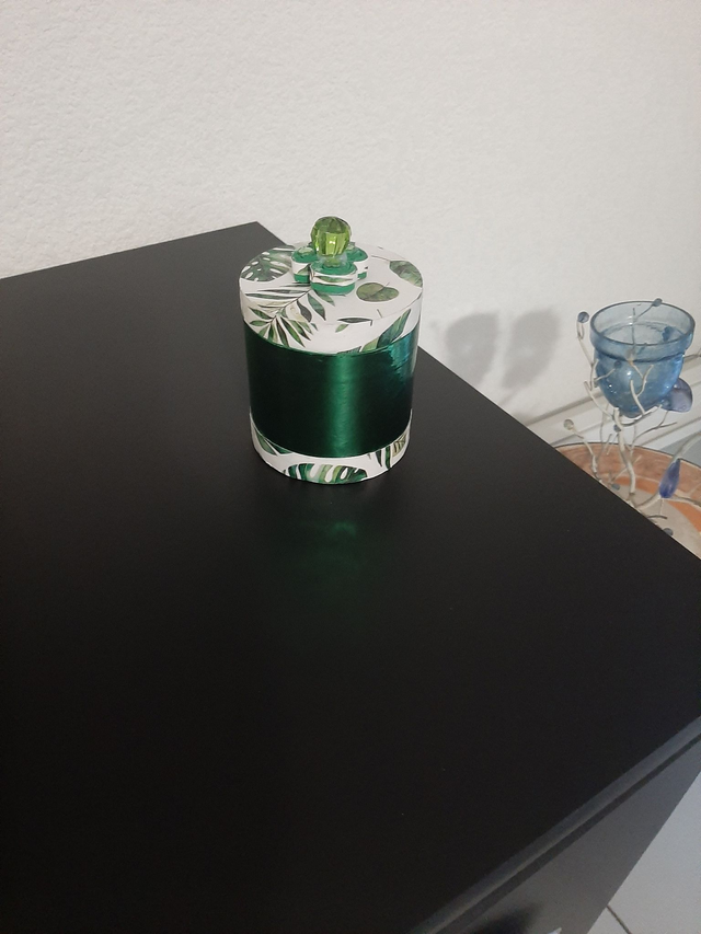 boîte  à bijoux vert tropique brillant, solide  , boîte de décoration en papier kraft		 		