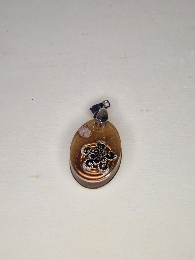 Orgonite, pendentif / 057
