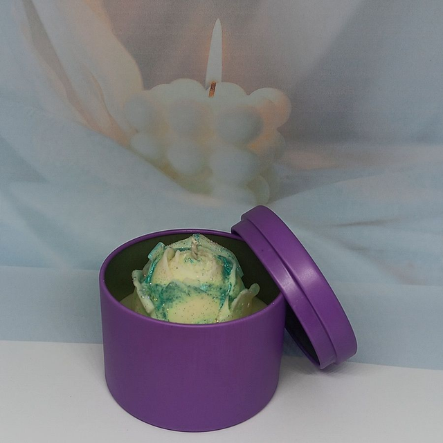 Bougie en forme de rose parfumée au Monoï Passion – Parfait pour un cadeau des fêtes des mères