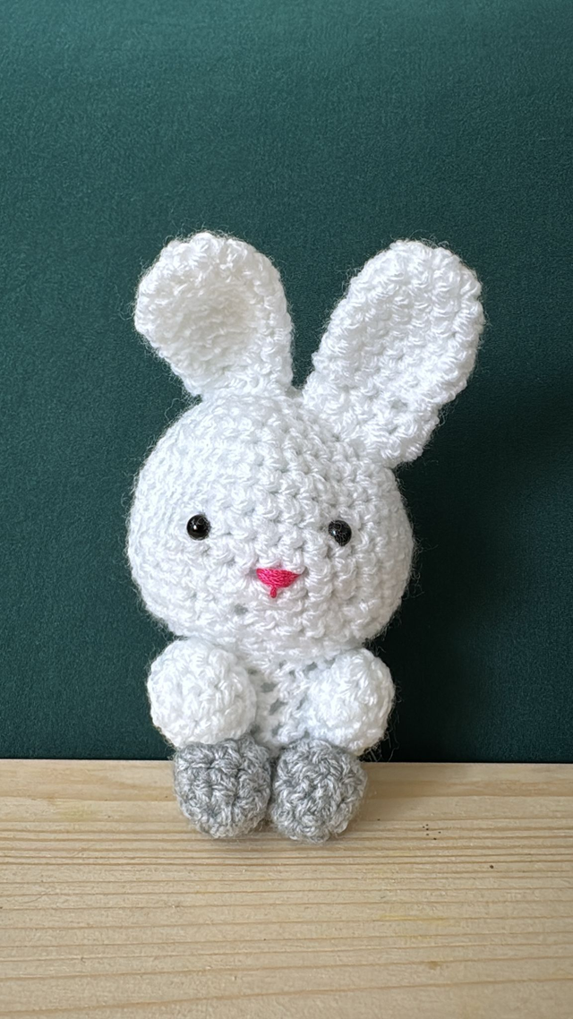 Small Woven Rabbit - Design 13