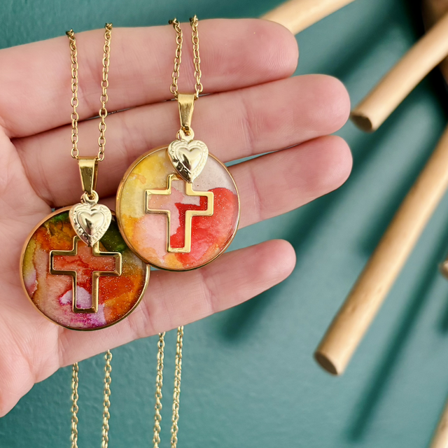 À personnaliser 💫 Collier médaillon &amp; cœur