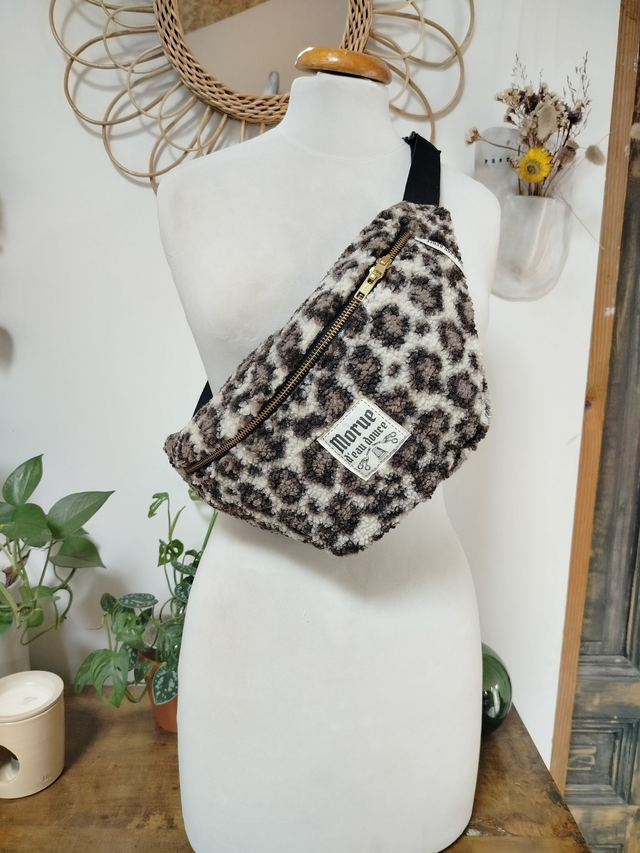Sac banane M léopard moumoute 