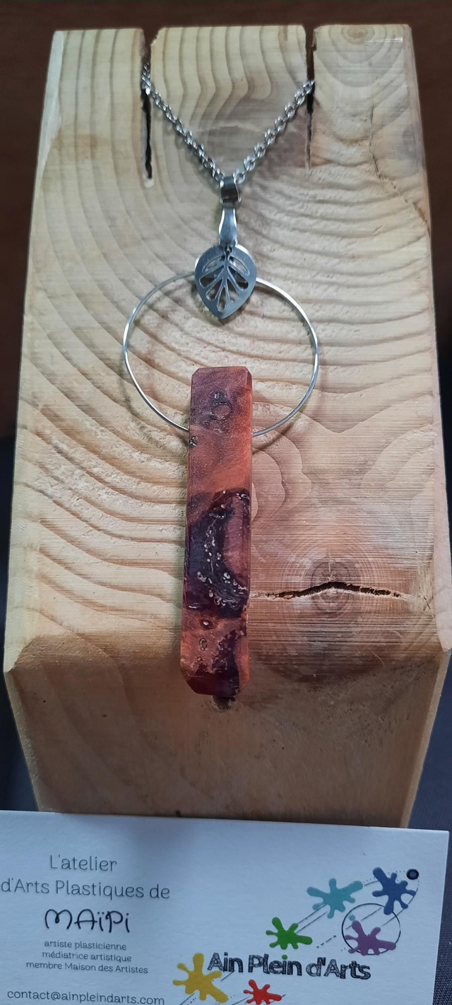 Collier loupe de frene rouge rectangle 