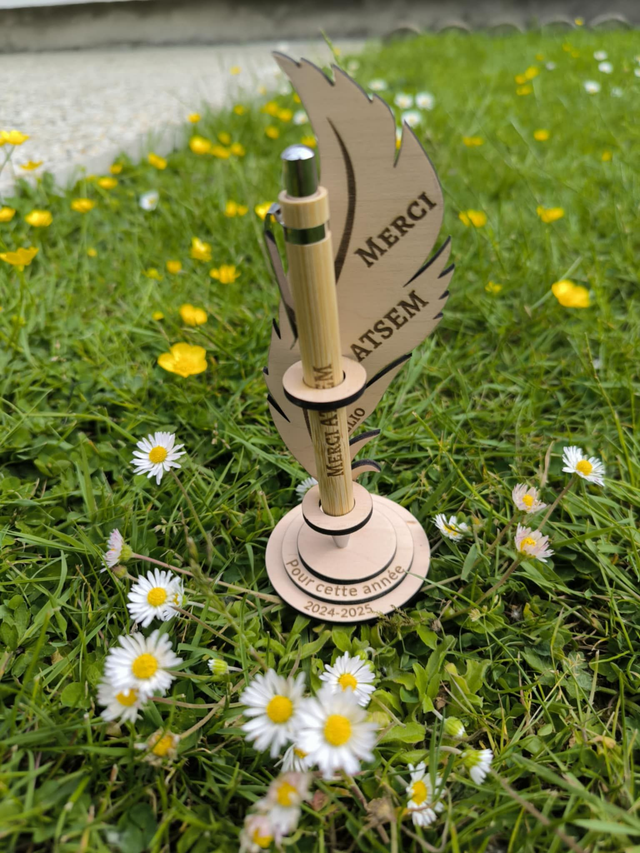 Porte-plume avec stylo personnalisé