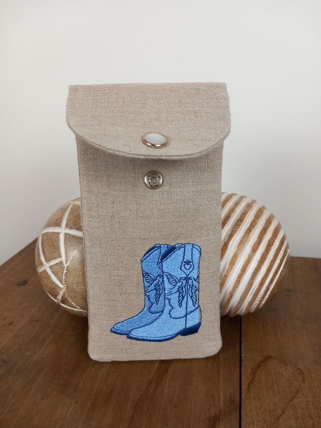 Étui à lunettes ou pochette téléphone lin brodé "Bottes santiags bleues"