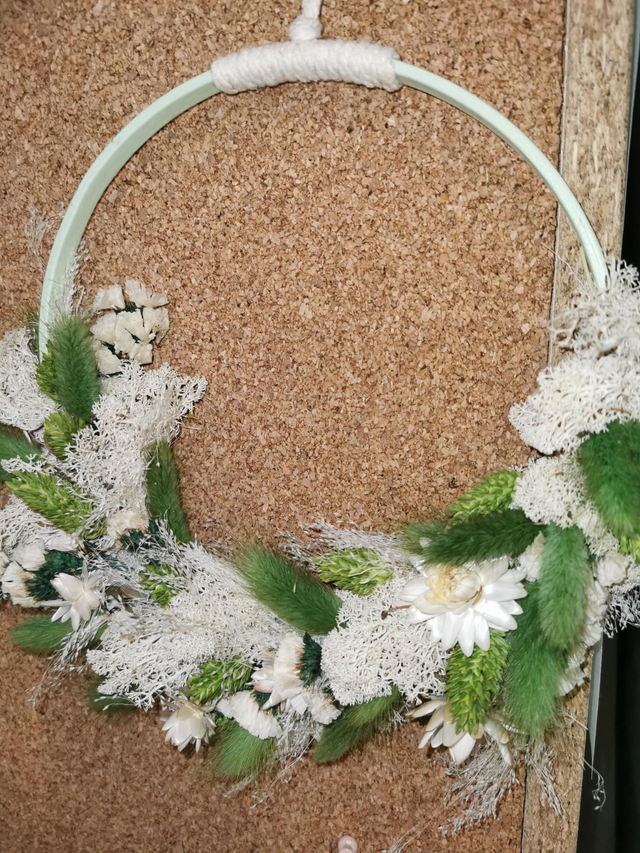 Gr�ner Holzkranz in gr�n,creme