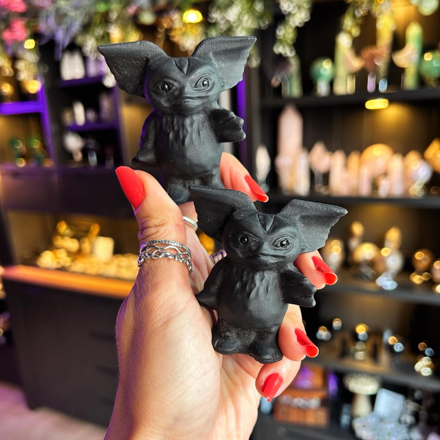 Gizmo Obsidian Carving R32A 