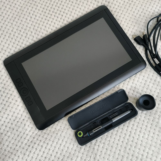 WACOM Cintiq 13HD Graphic Pen Tablet & Display