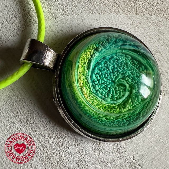 Pendant -  Green Petri Swirl