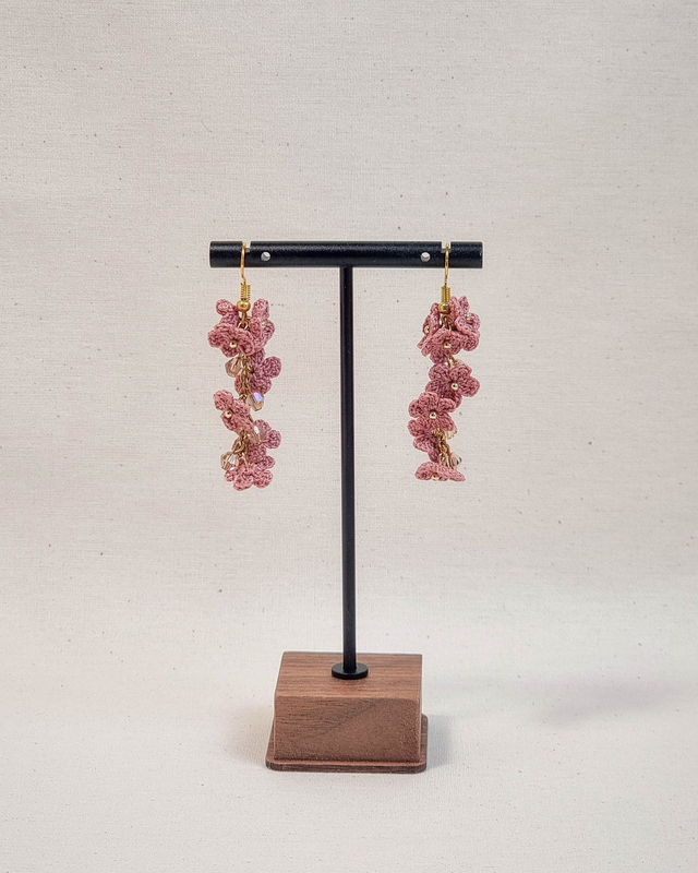 Kvačkani uhani roza