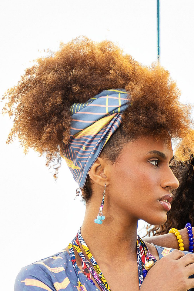 Foulard rectangulaire Gombos Ewà Satiné 143 cm x 60 cm