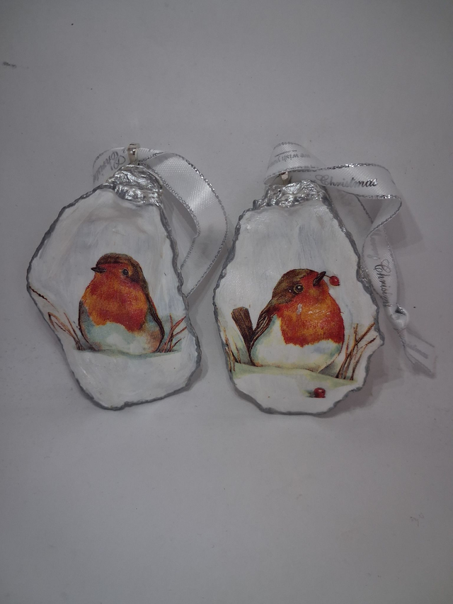 2 x Hanging Robin ornaments 