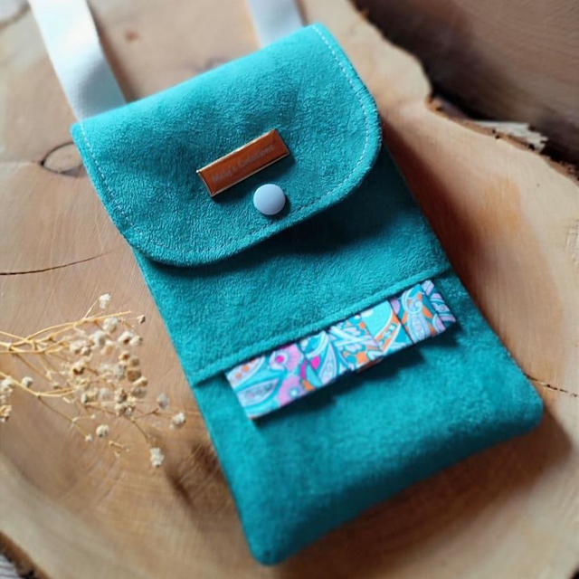 Porte téléphone en suédine bleu turquoise✨