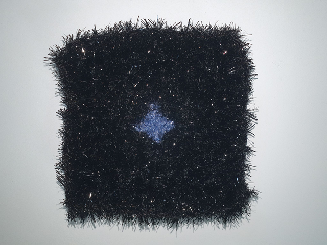 Lavette pour la toilette, la vaisselle ou les vitres noire coeur bleu