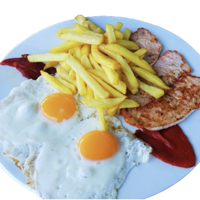 Combinado de lomo con huevo, patatas y pimientos.