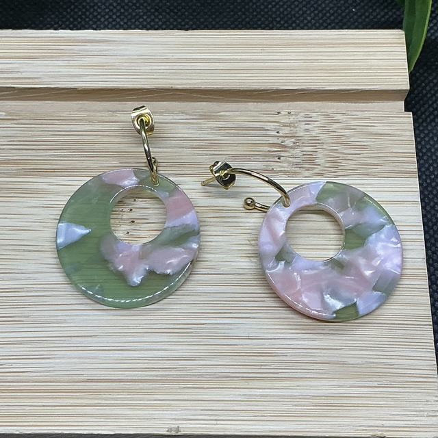 Créoles Pendantes Rondes Acétate Marbré Vert Sauge et Rose - Tendance Nature