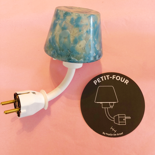 Petit-Four Light Blue