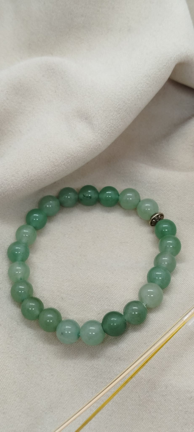 N° 365. Bracelet 16 cm en pierres naturelles de 8 mm (aventurine verte). 