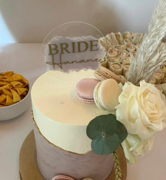 Topper cake  rond ou hexagonale en plexiglass personnalisé 