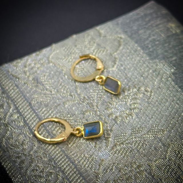 Petites &quot;Dormeuses&quot; labradorites