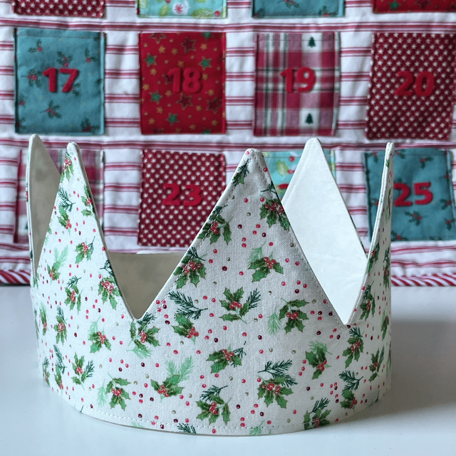 Ditsy Holly Cream Crown