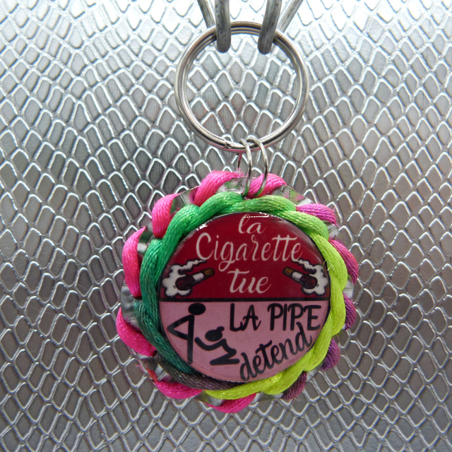 Porte clé La cigarette tue, la pipe détend