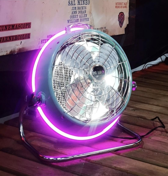 Ventilateur pink années 50