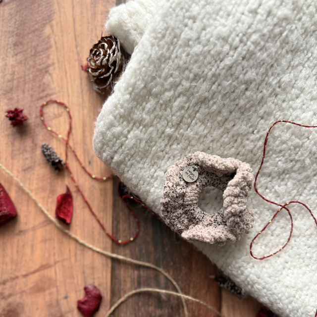 Chouchou beige chiné en crochet