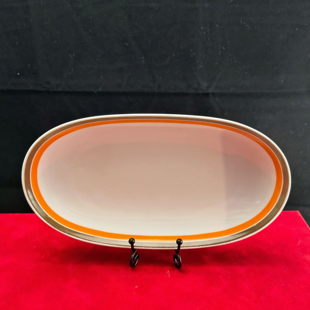 Thomas | Meerdere Serveerschaaltjes Platte schaaltjes (lengte 24,0 cm | breedte 13,5 cm | hoogte 3,0 cm) met Bruine en Oranje bies | Vintage