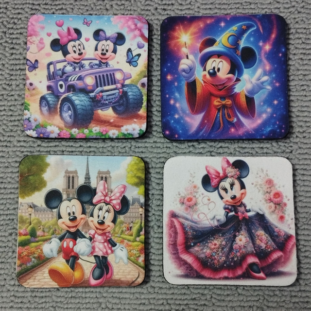 8. Set de 4 pièces - Mickey et Minnie