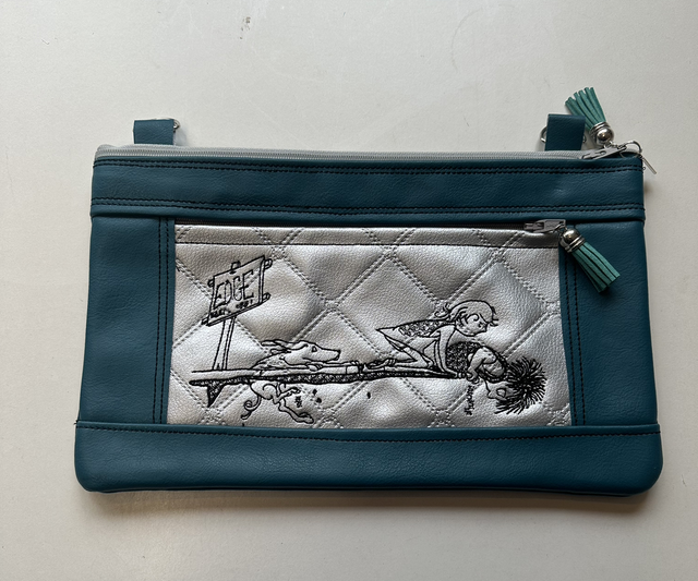 Bag - Large 2 Zips - Over the Edge