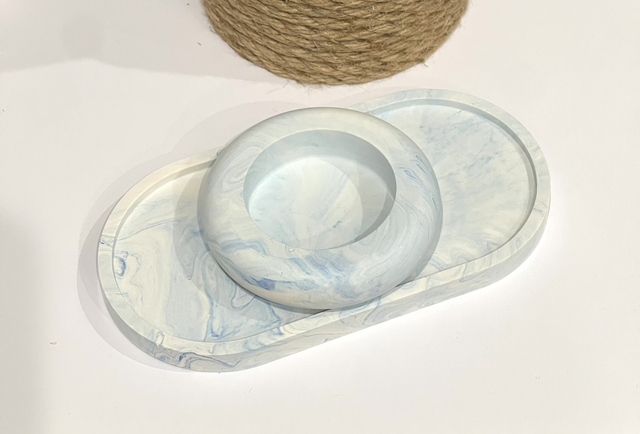 Ensemble plateau et bougeoir jesmonite marbré de bleu 