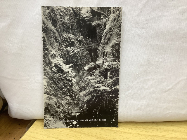 Chine, Shanklin, Isle of Wight, Vintage Valentine&#039;s No. K2080 postcard. Our Ref No. R875 £2.00