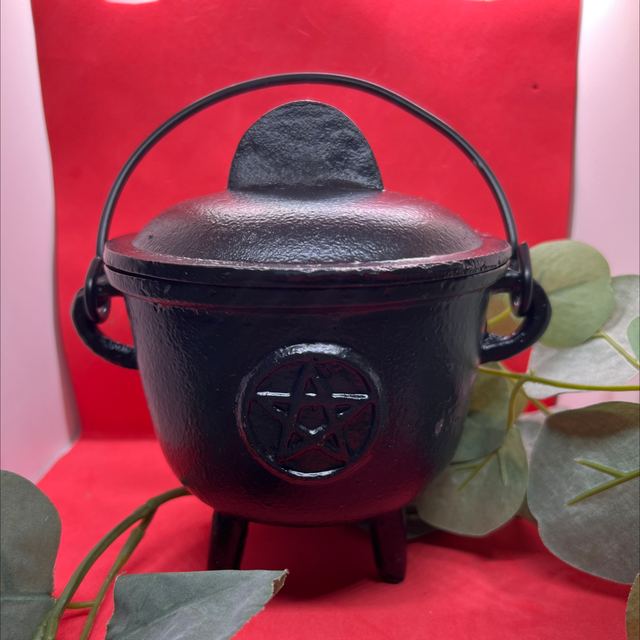 Chaudron en fonte pentagramme - 11cm de diamètre 