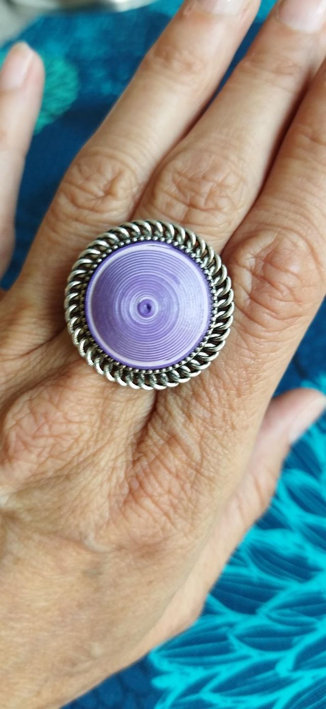Bague antique violette 