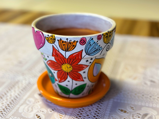 Blumentopf aus Ton handbemalt im Mandala-Stil - Einzelstück mit Untersetzer