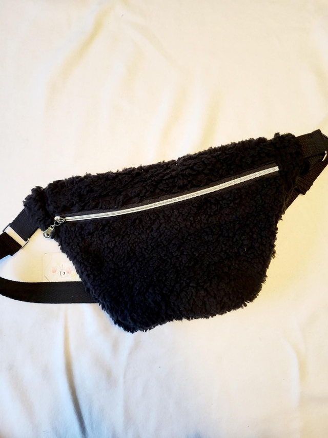 Sac banane en moumoute noir