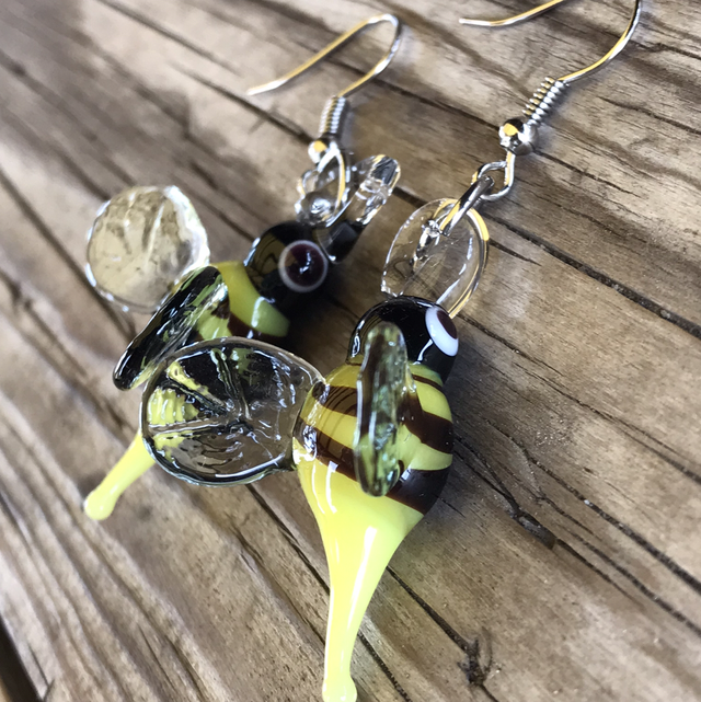 Méhecskés üveg fülbevaló