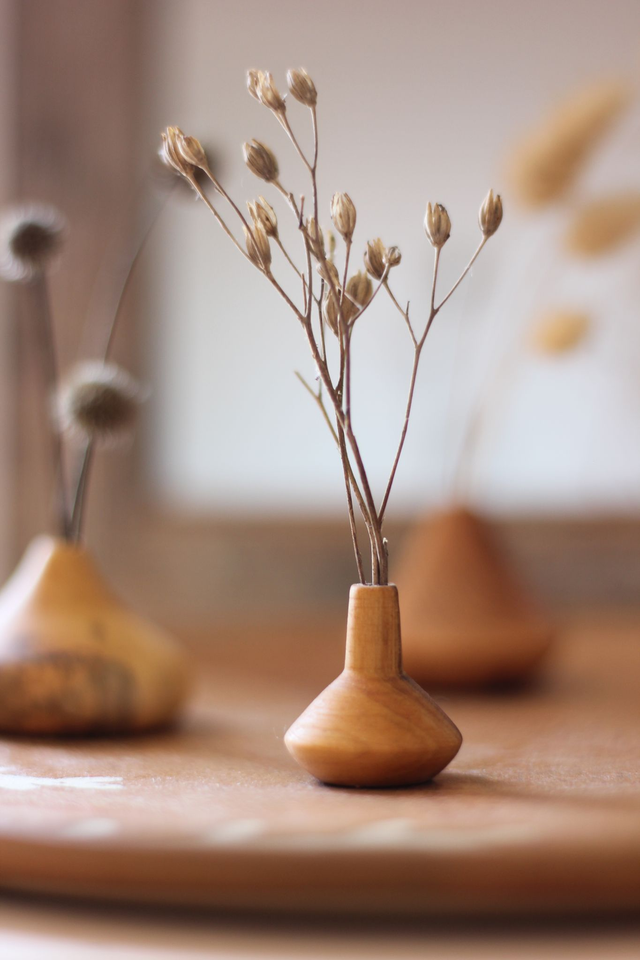 Lot de petits soliflores en bois