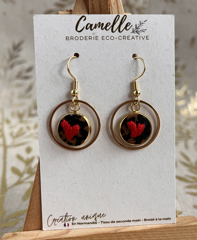 Petite boucles d’oreilles graou/rouge