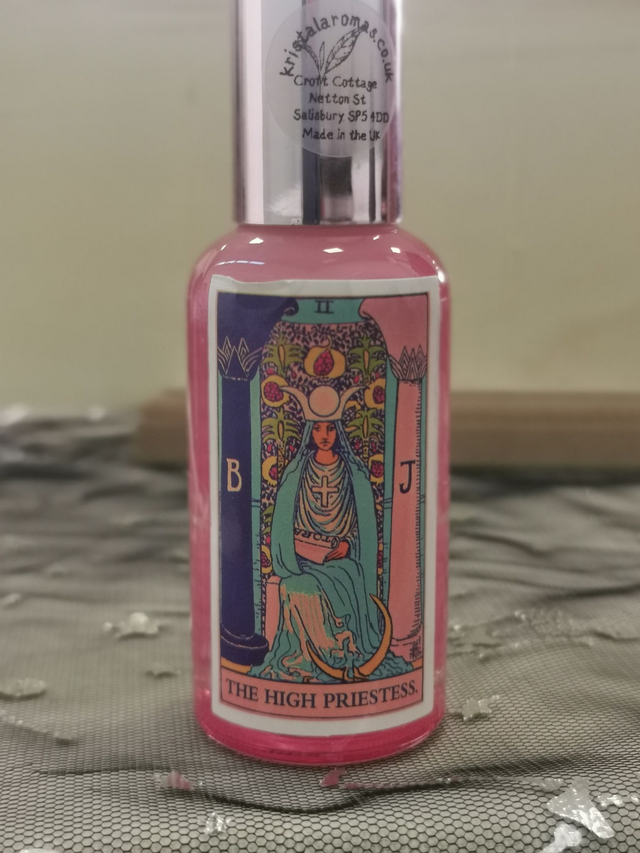 Aura Spray. TAROT (THE HIGH PRIESTESS).  50ml WITH FREE CRYSTAL