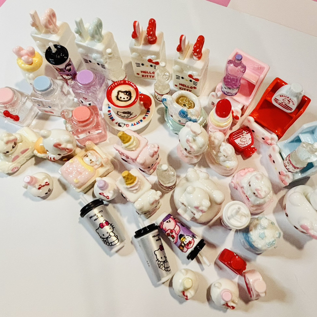 Mixed Hello Kitty themed mini charms bag