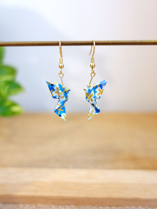 Origami Colombe, oiseau / INOX doré / Boucles d'oreilles / Papier japonais washi / Bleu, blanc, or / Bijou japonais origami /