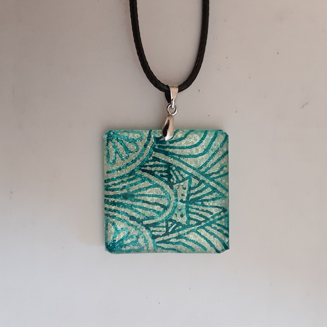 pendentif carré collection élégance fond doré scintillant et décor bleu canard