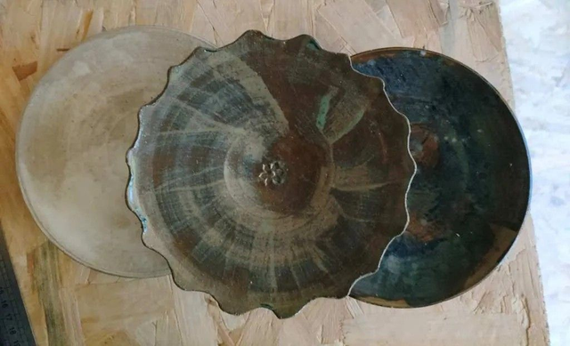 Coupelles en grès – Tournées à la main – Émaux contrastés et formes libres