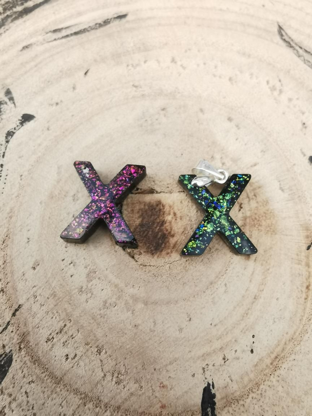 X holographique collier 