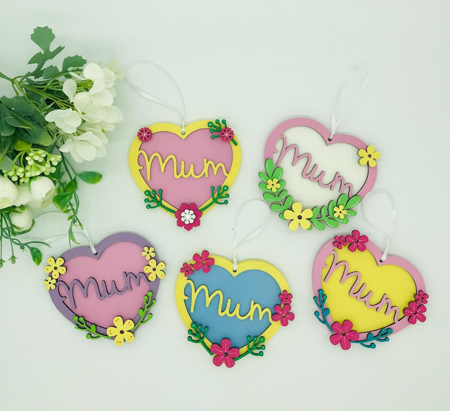 Mum hanging hearts 10cm